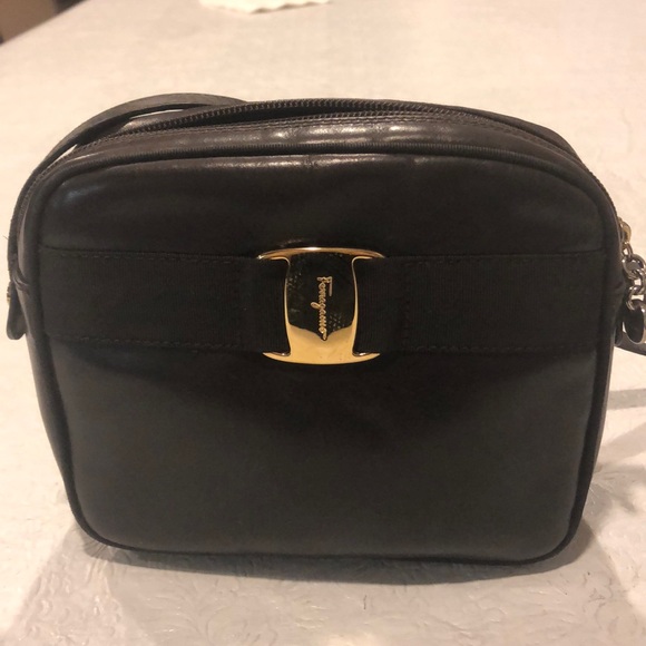 salvatore ferragamo crossbody bag